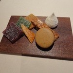 レストラン コートドール - ミニャルディーズ