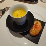 カボチャのポタージュ　桜海老のクロックムッシュ