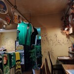 バーデン　バーデン - 店内。山雅の選手達？のサインがたくさん！