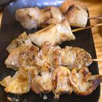 やきとん まるわ - カシラ￥120/1本＋味噌テッポウ￥220/1本　2025.7.8