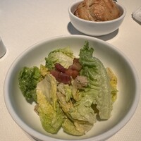 オーク ドア - まずはシーザーサラダから｡ミニサラダなのだけれどコレウマ｡
