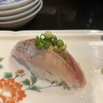 かぐら坂 新富寿司 - アジ