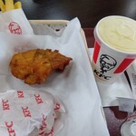 ケンタッキーフライドチキン - 料理写真:チキン＆ビスケットセット￥550