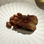 ON the TABLE CHINESE - 