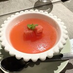 ON the TABLE CHINESE - 