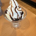 ガスト - 料理写真:チョコバナナサンデー