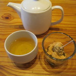 サランチェ - 2014/9　コーン茶・わらび餅