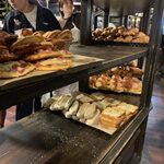 Penny's Garden - 料理写真:こちらはペニーレイン本店のパン屋さん激混み