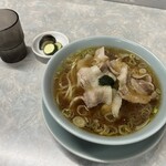 伊勢屋食堂 - 肉そば　950円