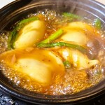 元氣餃子 弄堂 - 石焼きでグツグツ！麻辣水餃子