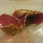 うを徳 - めじまぐろの炙りをニンニクとみょうがで漬けに。ねっとりとしてニンニクの香りがいいです！