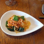 ラ･マンチーナ - カニと万願寺唐辛子のトマトソースピリ辛パスタ