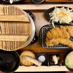 黒かつ亭 JR博多シティ店 - ロースカツランチ＋大海老フライ