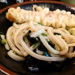 創作うどん ほしの - 麺の角が立ってます。