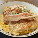 出羽食堂 - カツは弾力ありつつ柔らか！