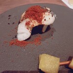 和食 板垣 - 真名鰹の焼き物に炒った唐墨　右下はパイナツプルの生姜漬け