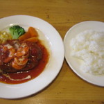 フランス飯屋 ア・ラ・山田亭 - ハンバーグ小海老チリソース（ライス・サラダ・ドリンク付）　１，０００円　