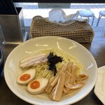 麺屋はる - ひんやりつけ麺1.5玉 煮玉子•チャーシュー•メンマのせ