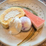 上庄かふぇ - 選べるケーキ２種とアイスの盛り合わせ