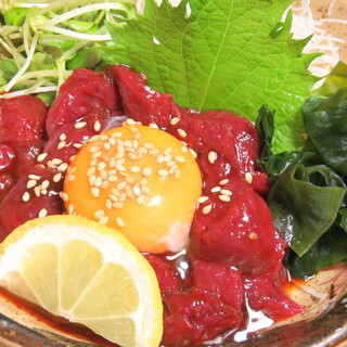 土佐鴨や馬肉など、地元食材を活かした土佐料理を豊富にご用意！