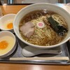 日吉 大勝軒 - 料理写真:中華麺　生卵2個