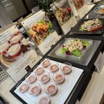 NARITA BOLD KITCHEN - プロヴァンス風ガスパチョ・シーフードとトロピカルフルーツのチリマヨネーズがけ