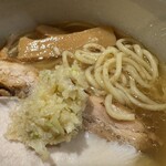 人類みな麺類とエスサワダ - macro Sawada