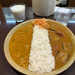 けらら - スペシャルカレーとナスとトマトのカレー