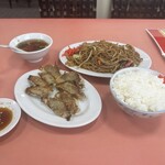 中華料理 満洲 - ランチAセットと餃子