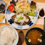 Kitchen&Cafe 星楽 - 和風ハンバーグランチ　全体