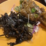 初台スパイス食堂 和魂印才たんどーる - チキンピクルスとシソ昆布