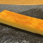 鮨 こん藤 - 海老のすり身の入った玉子焼き