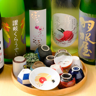 毎月30本～40本入れ替わる、選りすぐりの日本酒がおもてなし