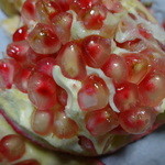 JA南アルプス市 道の駅しらね 農産物直売所 - ザクロ（内部）