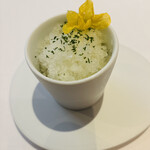 ヴァリノール - キュウイとキウイのグラニテきゅうりの花を添えて〜