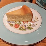 炭火焙煎珈琲 凛 east+ - チーズケーキ550円