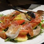 イチヂクと生ハムのサラダ