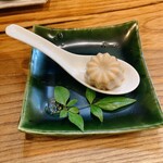 やなか草 - くろみつプリン(1スプーン50円)