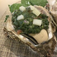 ヤマガタ サンダンデロ - 岩牡蠣、モロヘイヤとフレッシュトマトのケッカソース