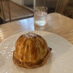 bistro douce 武蔵小杉 - パイ包み切る前