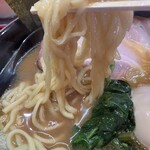 横浜ラーメン斎藤家 - 麺