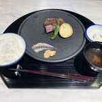 和牛鉄板割烹 シンラ - 神戸牛厳選赤身ステーキ御前