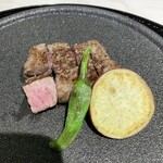 和牛鉄板割烹 シンラ - 神戸牛厳選赤身ステーキ(アップ)