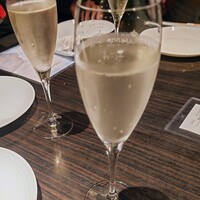 MAIMON GINZA - スパークリングワインで乾杯
