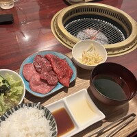 焼肉ギュウミー - 