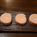完全個室×創作和食 武蔵 真久作 新橋店 - デザートのいちごロールケーキ