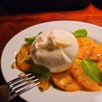 カルネジーオ イースト - 