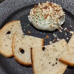 FROMA YORKYS CHEESE RESTAURANT&BAR - 