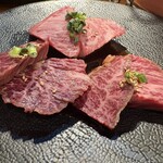 炭火焼肉 ホルモン にく式 - ハラミ　上サガリ　カイノミ