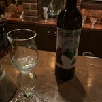 Vanilla Var - 薬草棚みたいなこの光景が、この店の世界観そのもの。